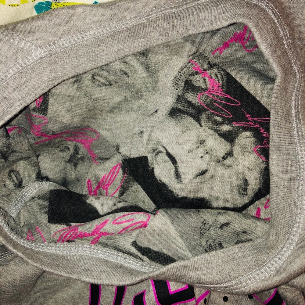 Reversible Marilyn Monroe Crew - image 4